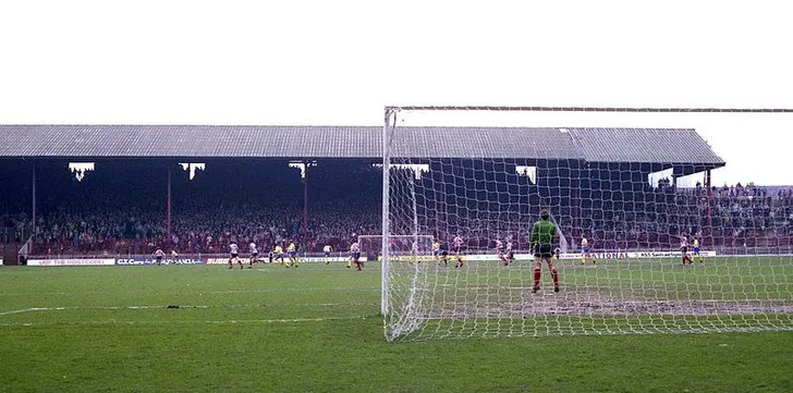 Bramall Lane năm 1983, hình ảnh hoài niệm về sân nhà của Sheffield United