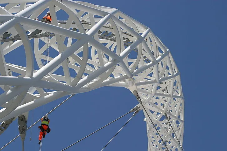 Cận cảnh Vòm Wembley (Wembley Arch) biểu tượng của sân vận động mới