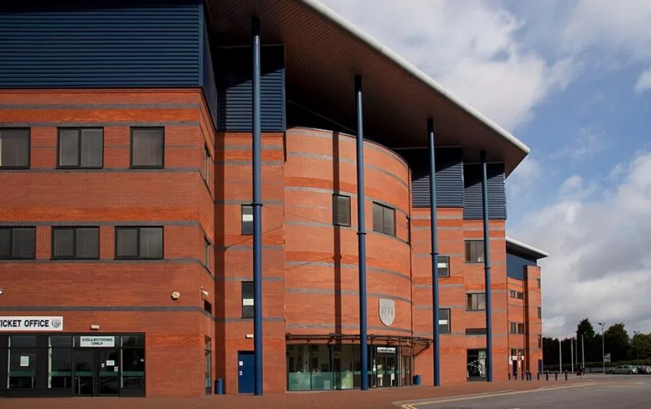 Cổng chính của sân The Hawthorns, nơi đón hàng vạn CĐV West Brom đến theo dõi trận đấu.