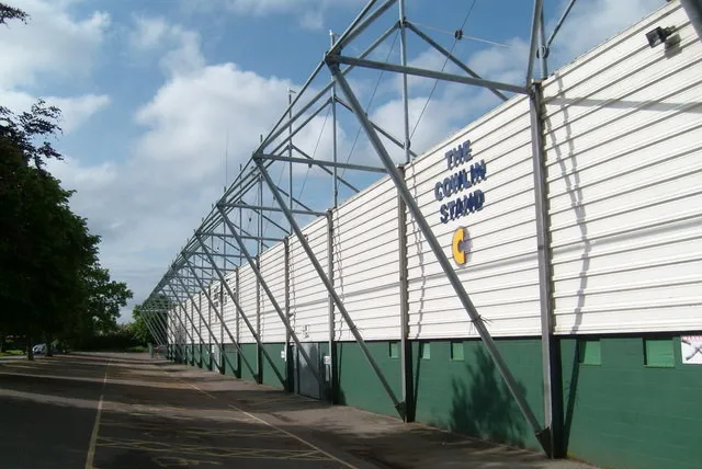 Khán đài Cowlin tại Huish Park, một trong những khu vực quan trọng của sân, phản ánh sự phát triển của cơ sở vật chất CLB.