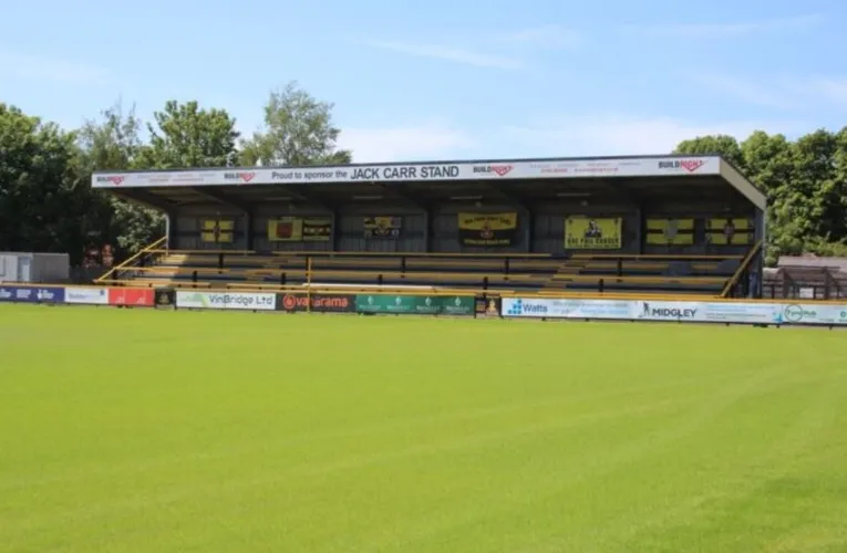 Khán đài Popular Terrace tại Haig Avenue, nơi ghi dấu bao thế hệ fan Southport FC