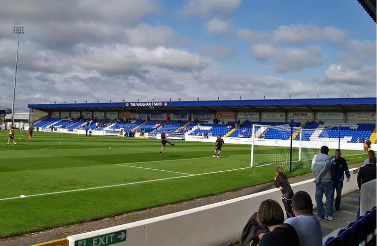 Khán đài Vaughan cũ tại Deva Stadium, một phần lịch sử của sân nhà Chester FC