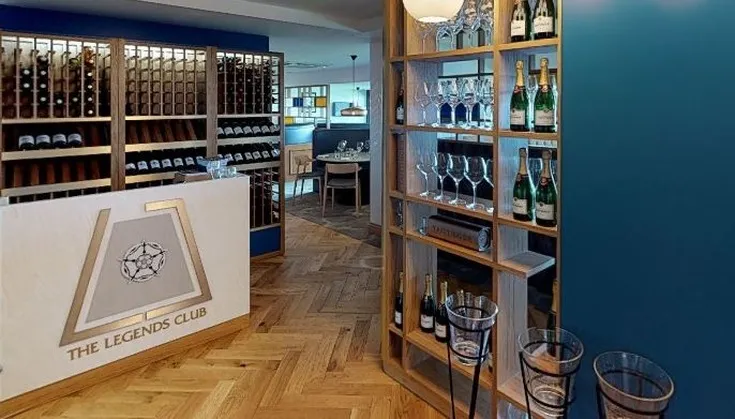 Không gian dịch vụ khách VIP tại Elland Road, mang đến trải nghiệm đẳng cấp cho người hâm mộ Leeds United
