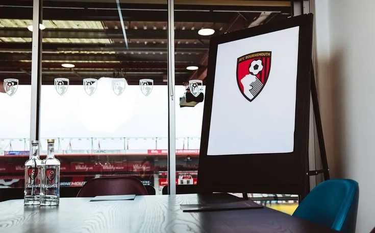 Không gian tiếp đón khách VIP sang trọng tại sân Vitality, thể hiện đẳng cấp trong dịch vụ hospitality của AFC Bournemouth.