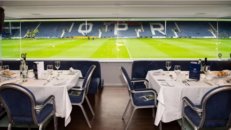 Khu vực Hospitality lounge tại Loftus Road, mang đến trải nghiệm đẳng cấp cho khách VIP