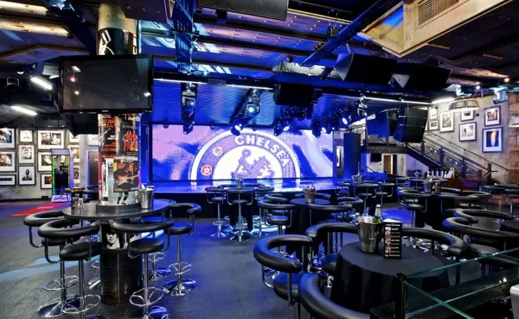 Khu vực Hospitality tại Stamford Bridge, mang đến trải nghiệm xem bóng đá cao cấp cho khách VIP
