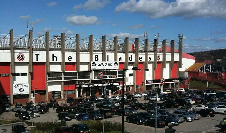 Lối vào chính sân Bramall Lane, cánh cổng bước vào thế giới của Sheffield United