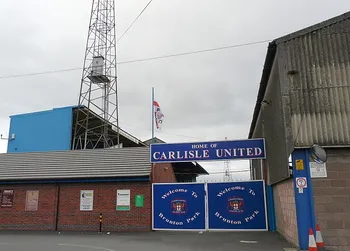 Sân vận động Brunton Park, mái nhà lịch sử của Carlisle United.