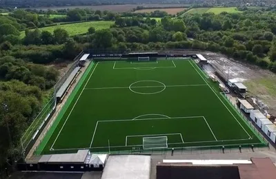 Sân vận động Dales Lane, biểu tượng của Rushall Olympic FC trong bối cảnh bóng đá hạng thấp Anh