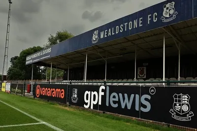 Sân vận động Grosvenor Vale của Wealdstone FC