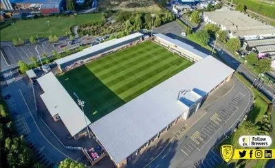 Toàn cảnh sân vận vận động Pirelli Stadium từ trên cao, nơi Burton Albion viết tiếp lịch sử