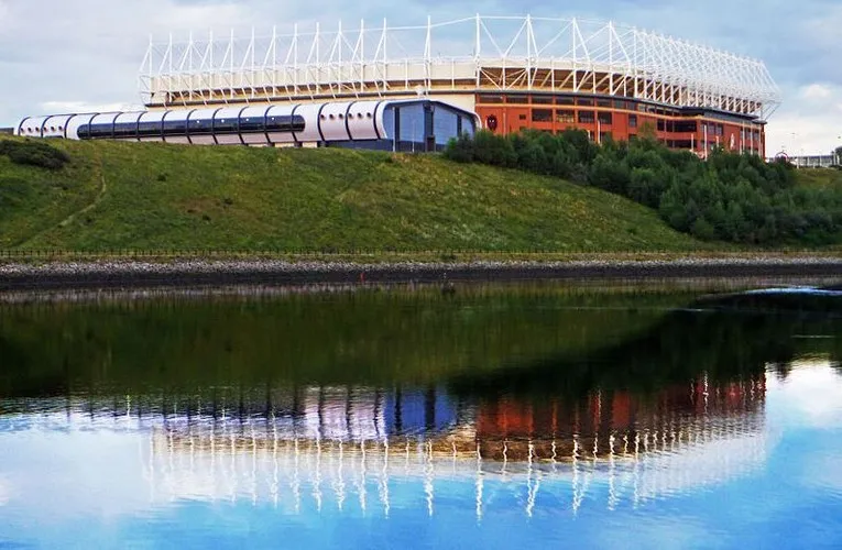Toàn cảnh Stadium of Light nhìn từ bên kia sông Wear, Sunderland