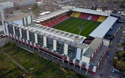 Tổng quan từ trên cao sân Vicarage Road, mái nhà của Watford FC