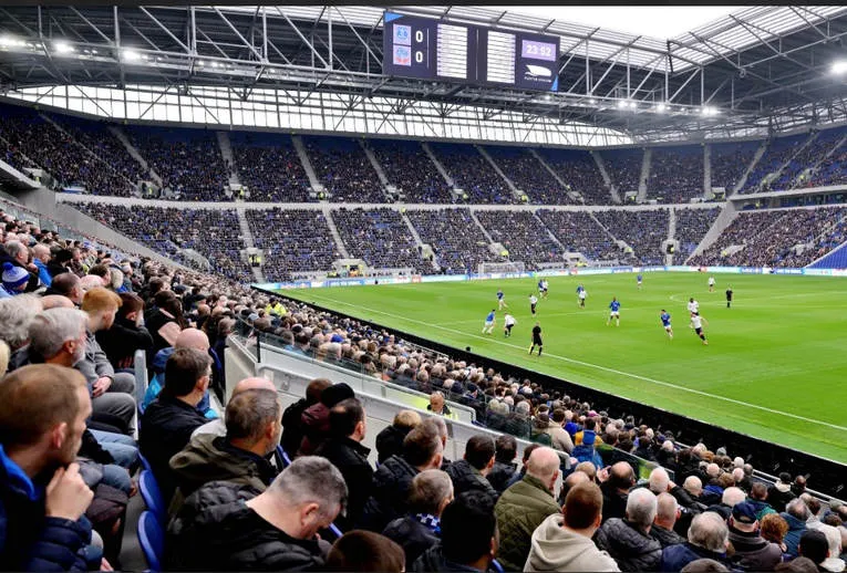 Trận đấu đầu tiên lịch sử diễn ra tại sân vận động mới của Everton