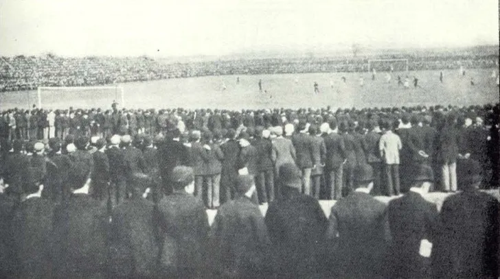 Trận đấu Everton v Wolves năm 1913 tại Goodison Park